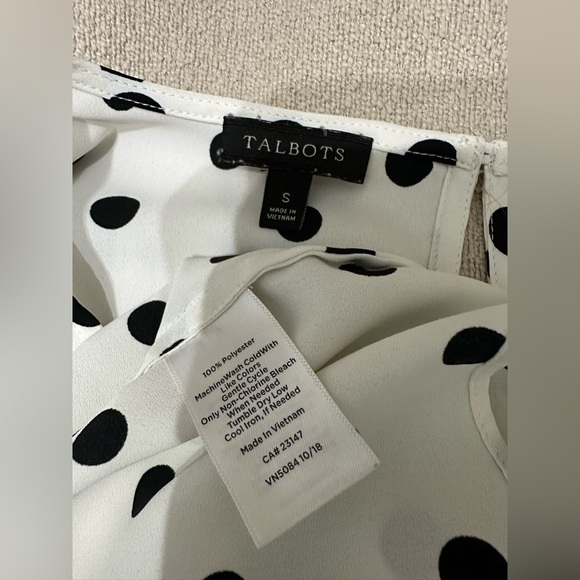 🛍️ Talbots cute blouse with excellent condition. - Picture 5 of 5